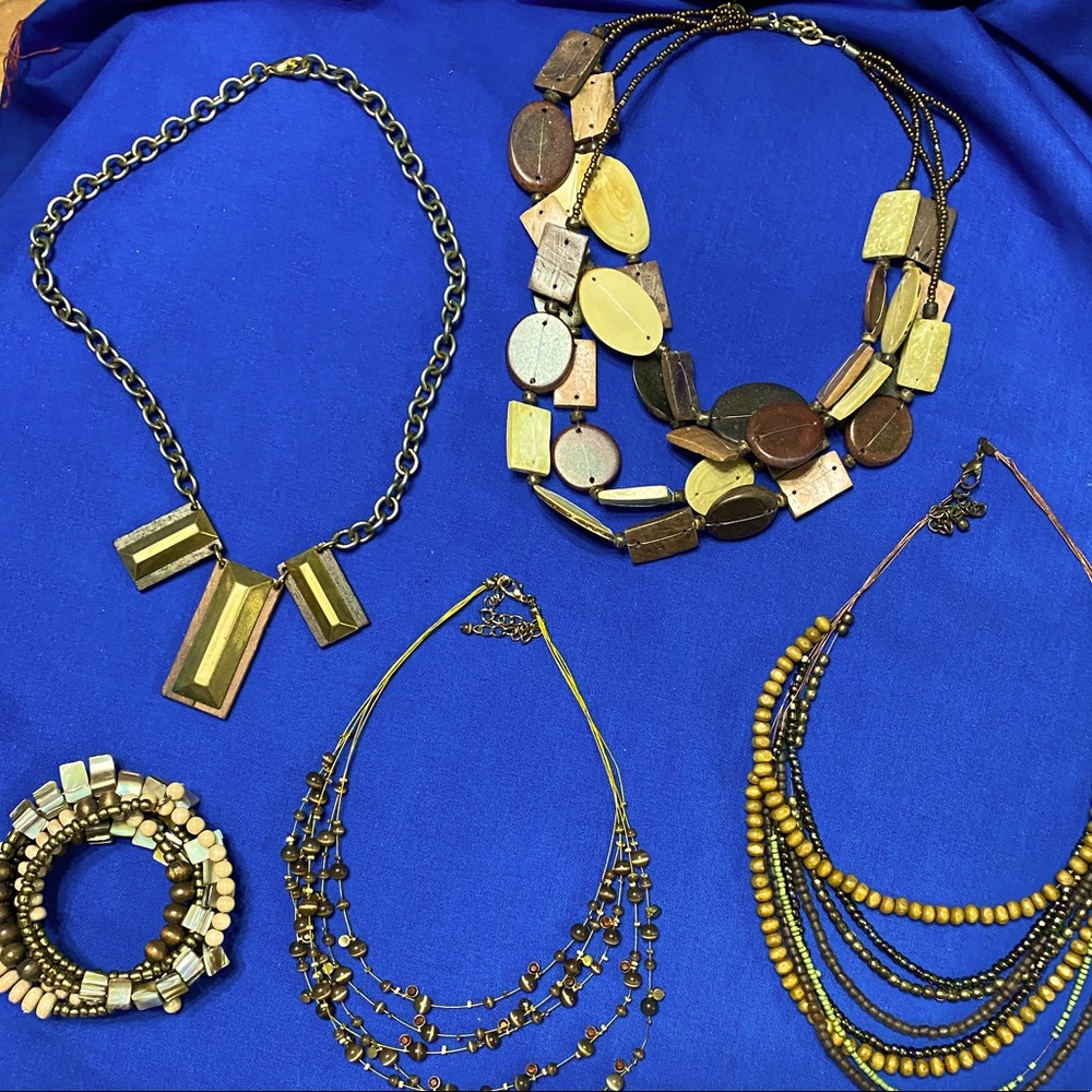 Brown jewelry lot